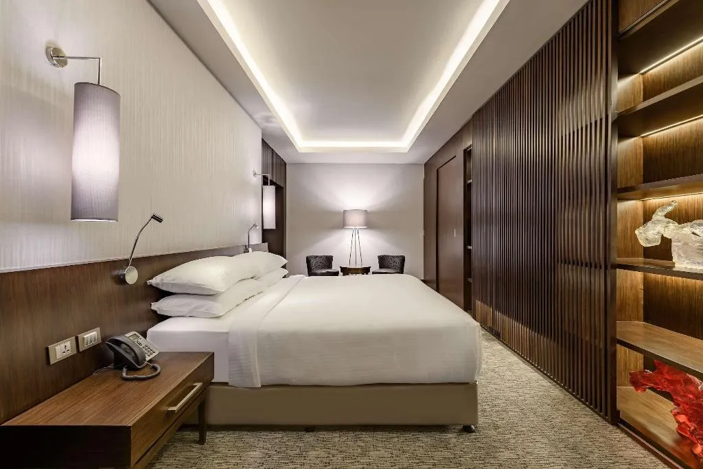 Room, Dusit Thani LakeView Cairo, Cairo