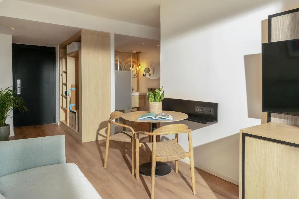 JUNIOR SUITE SEA VIEW Room, Innside Alicante Porta Maris, Costa Blanca