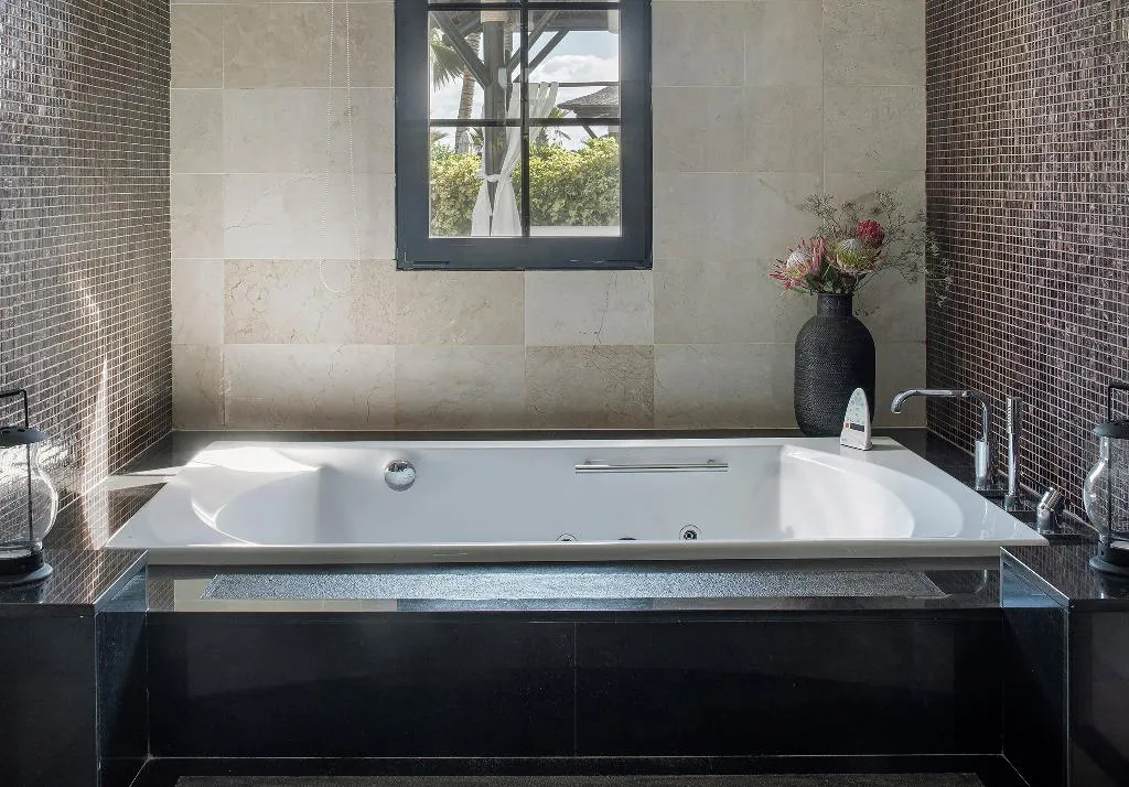 VILLA WITH PRIVATE POOL Room, Redlevel At Melia Palacio De Isora, Tenerife