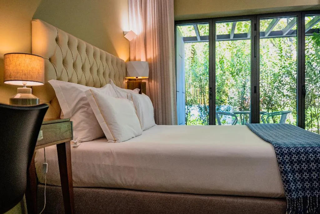Double or Twin CAPACITY 2 ONE BEDROOM Room, Jardim Da Batalha By Shiadu, Porto