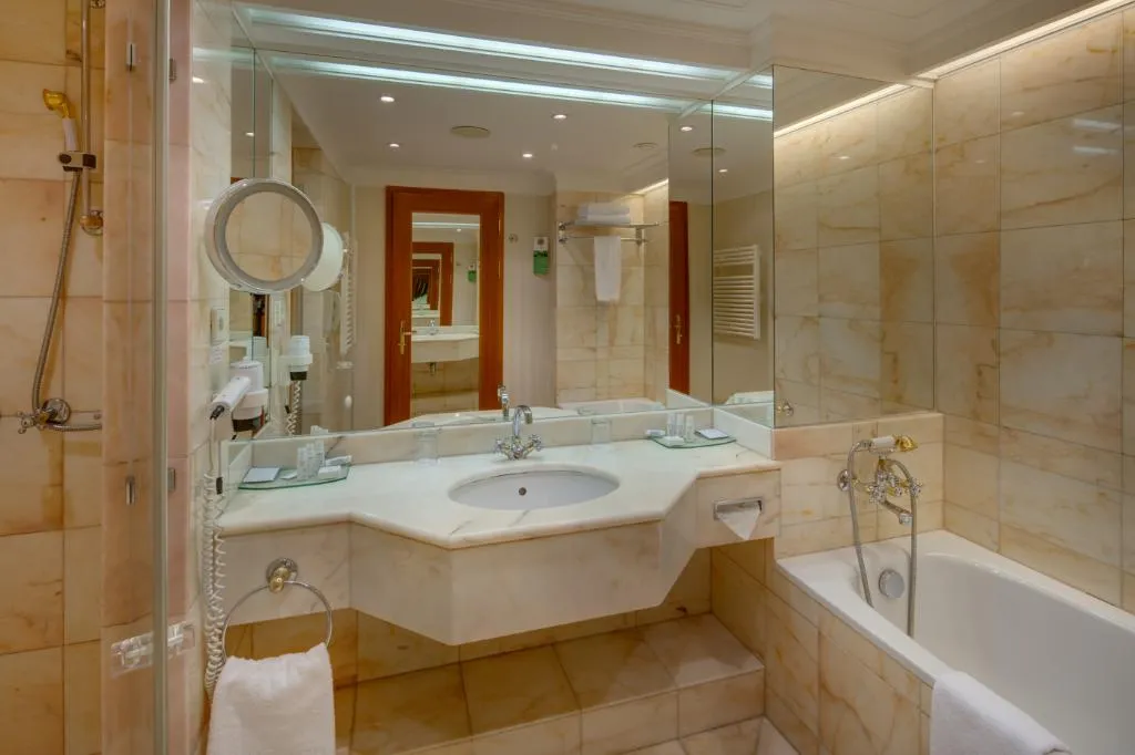 TWIN STANDARD Room, Hotel Savoy Prague, Prague
