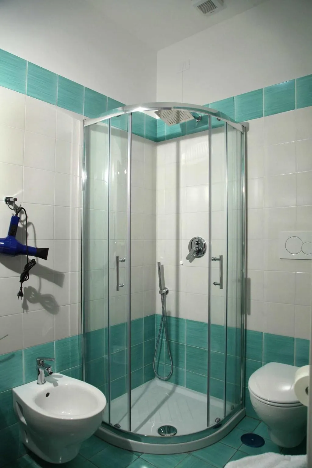 Room, The Reef, Naples