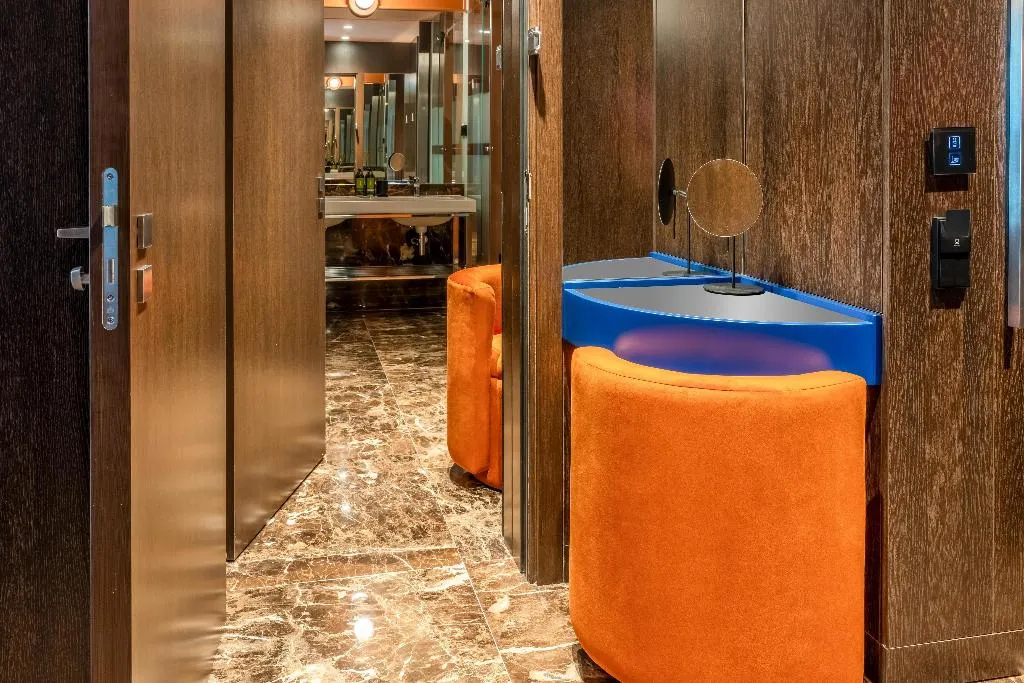 Double or Twin DELUXE KING BED Room, Cenica Porto Hotel, Curio Collection By Hilton, Porto