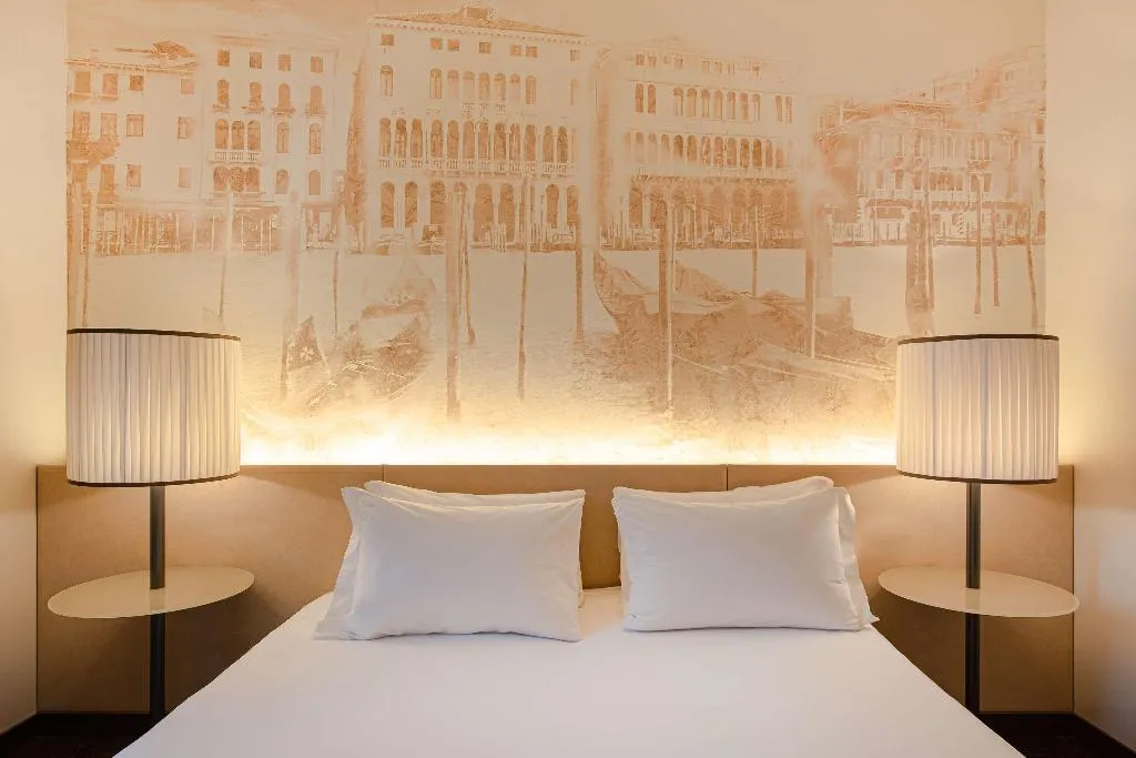 Room DELUXE KING BED Room, Hyatt Centric Murano Venice, Venice