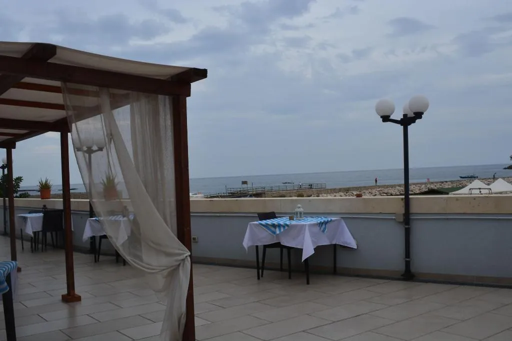 Room, Sbarcadero, Catania