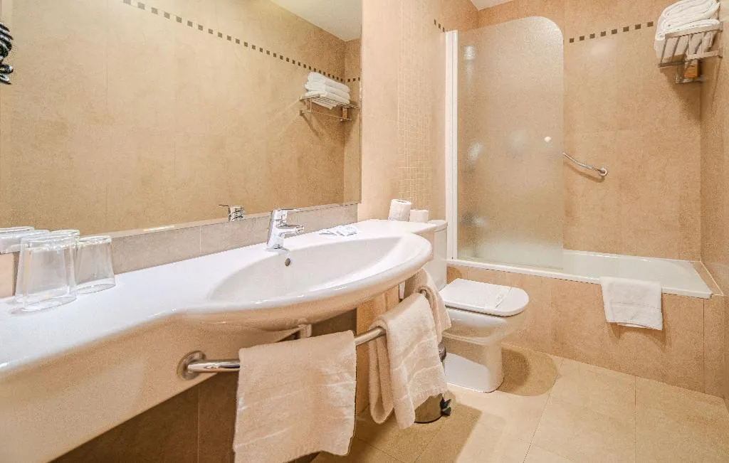 TRIPLE STANDARD Room, ITC Mora by Soho Boutique, Madrid