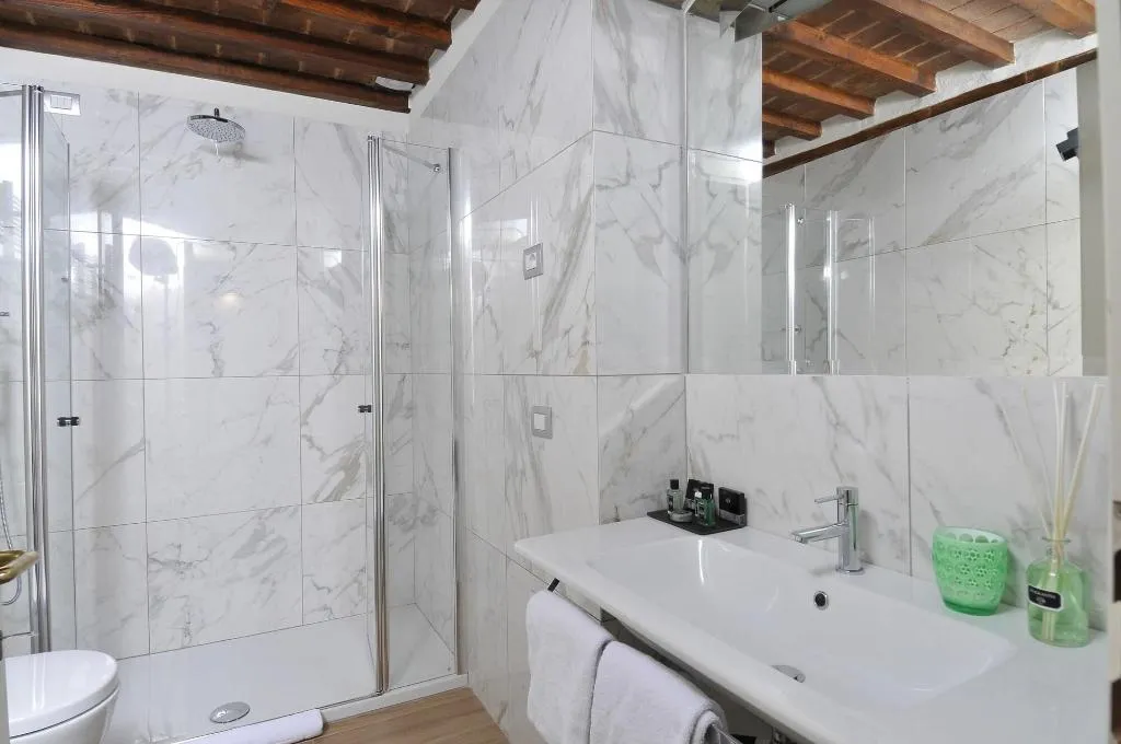 Room, Canto Degli Aranci, Florence