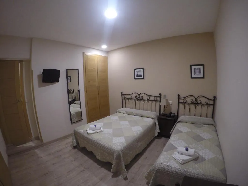 DOUBLE STANDARD Room, El Pilar, Madrid