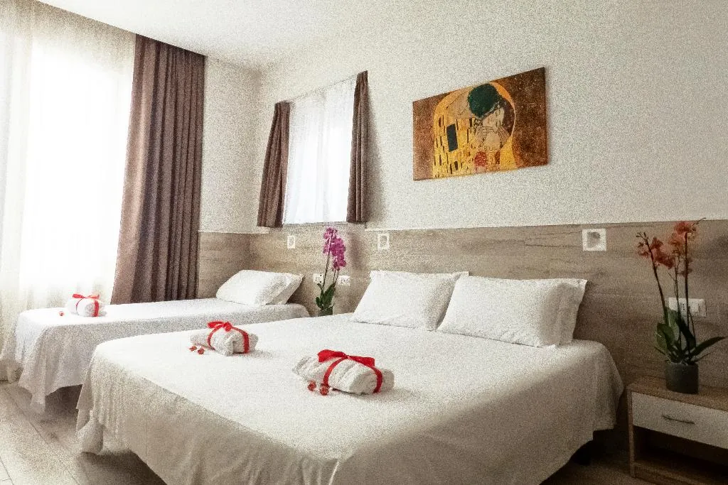 TRIPLE PREMIUM Room, Eurohotel, Milan