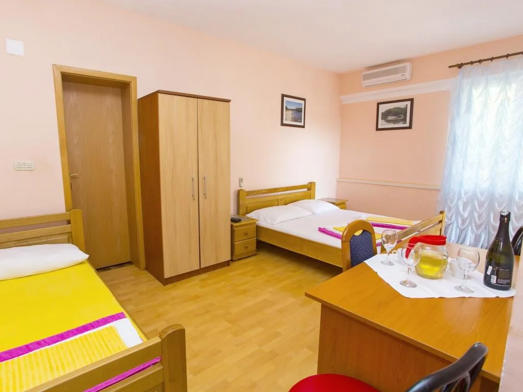 STUDIO CAPACITY 3 Room, Boris, Split