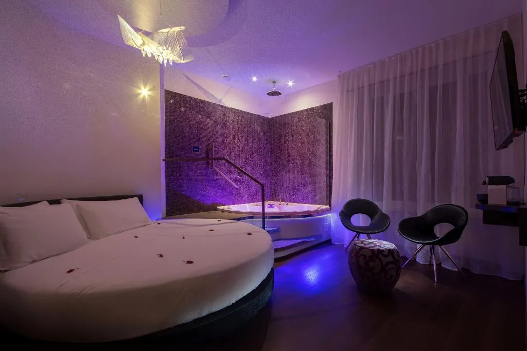 DOUBLE DELUXE SUPERIOR Room, SuiteSistina For Brave Lovers, Rome