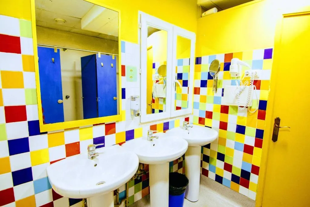 Bed in dormitory WITH SHARED BATHROOM Room, Red Nest, Valencia