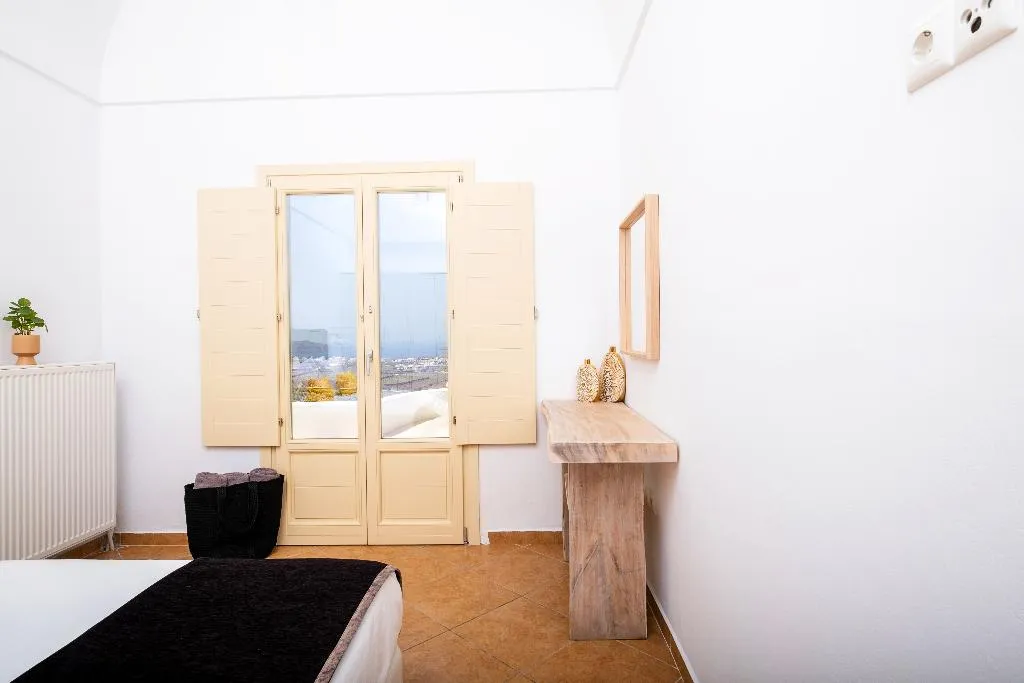 VILLA WITH PRIVATE POOL Room, White Orchid Villa, Santorini