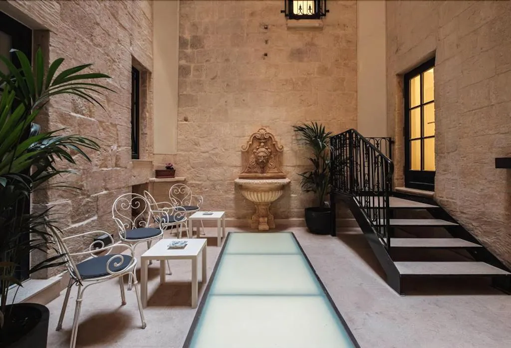 Room, Palais Le Brun, Malta