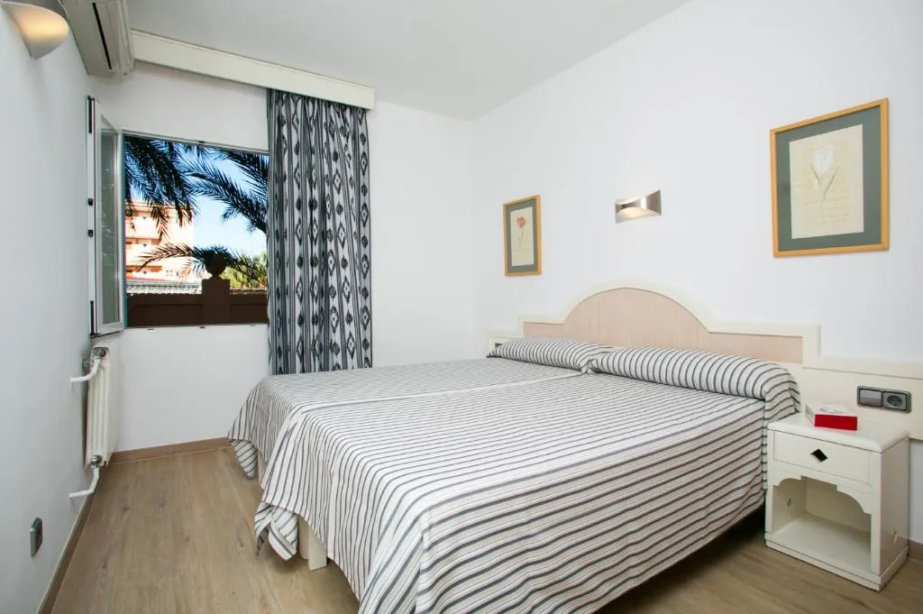 APARTMENT TWO BEDROOMS Room, Aparthotel Aquasol, Majorca