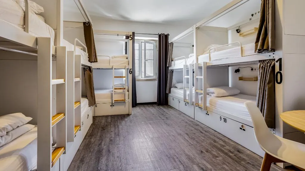 Bed in dormitory WITH SHARED BATHROOM Room, Hostellicious, Algarve