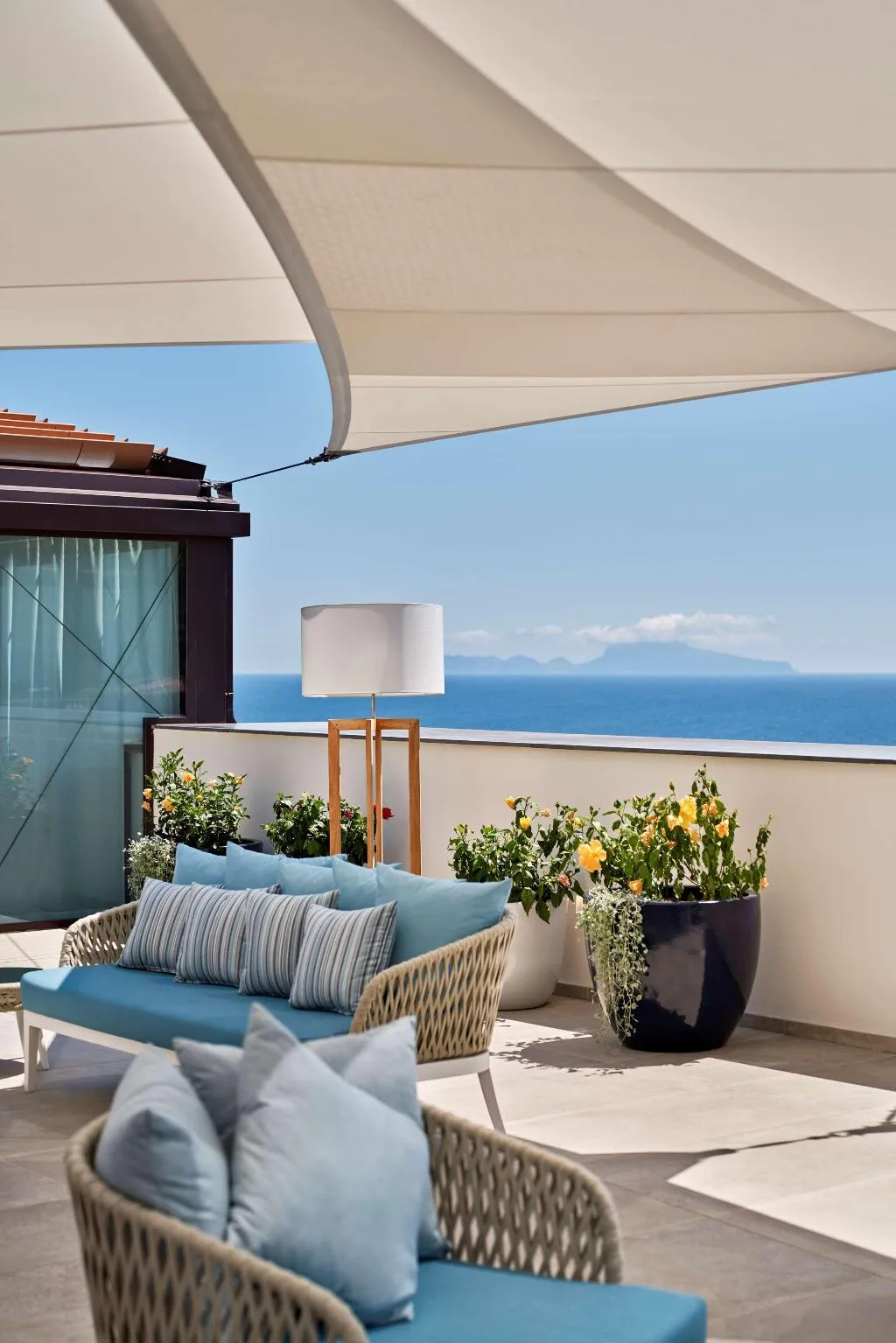 General view, de Bonart Naples-Curio Collection by Hilton, Naples