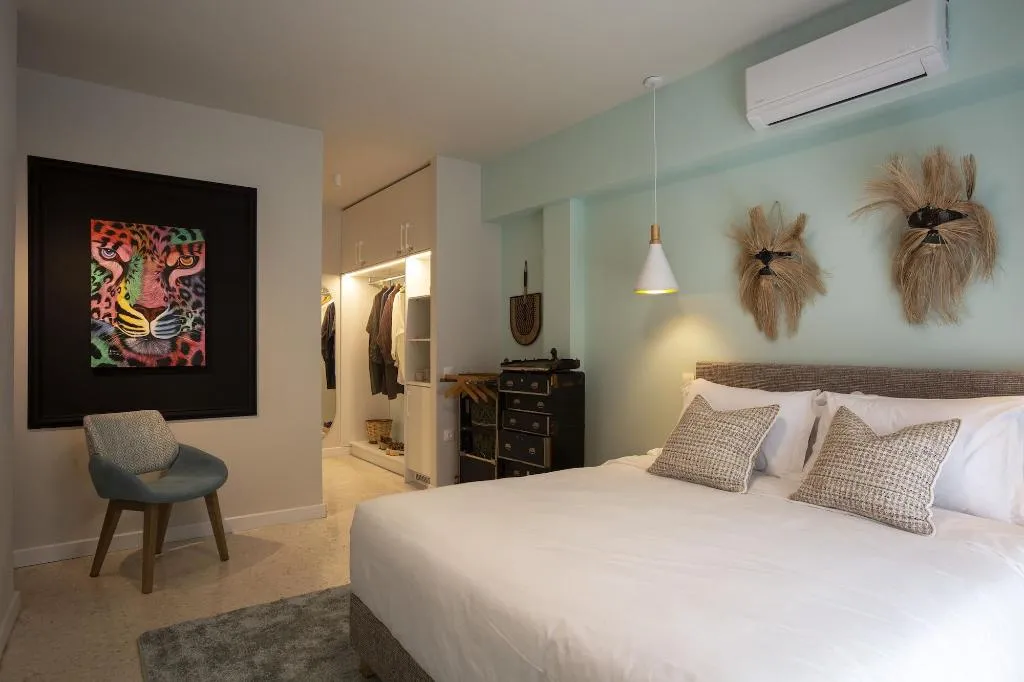 Room, The Frogs Guesthouse, Athens