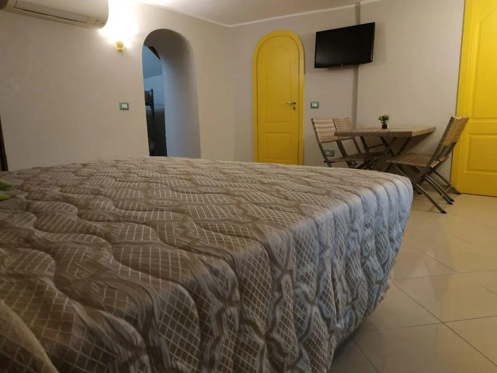 QUADRUPLE STANDARD Room, Buono BB, Naples