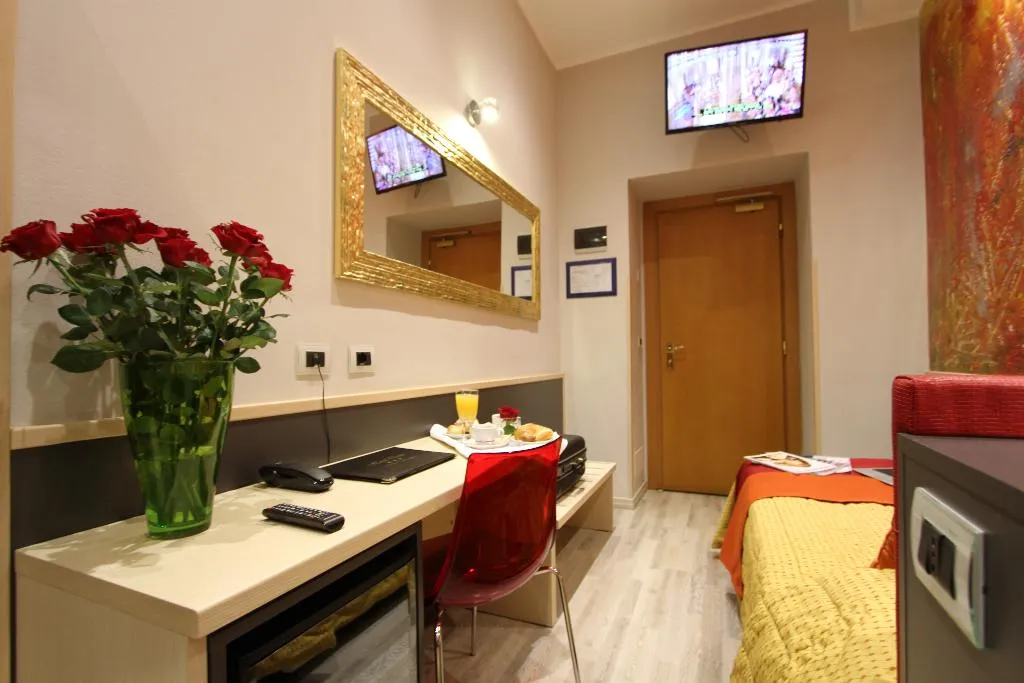 SINGLE BASIC Room, Hotel Demó, Milan