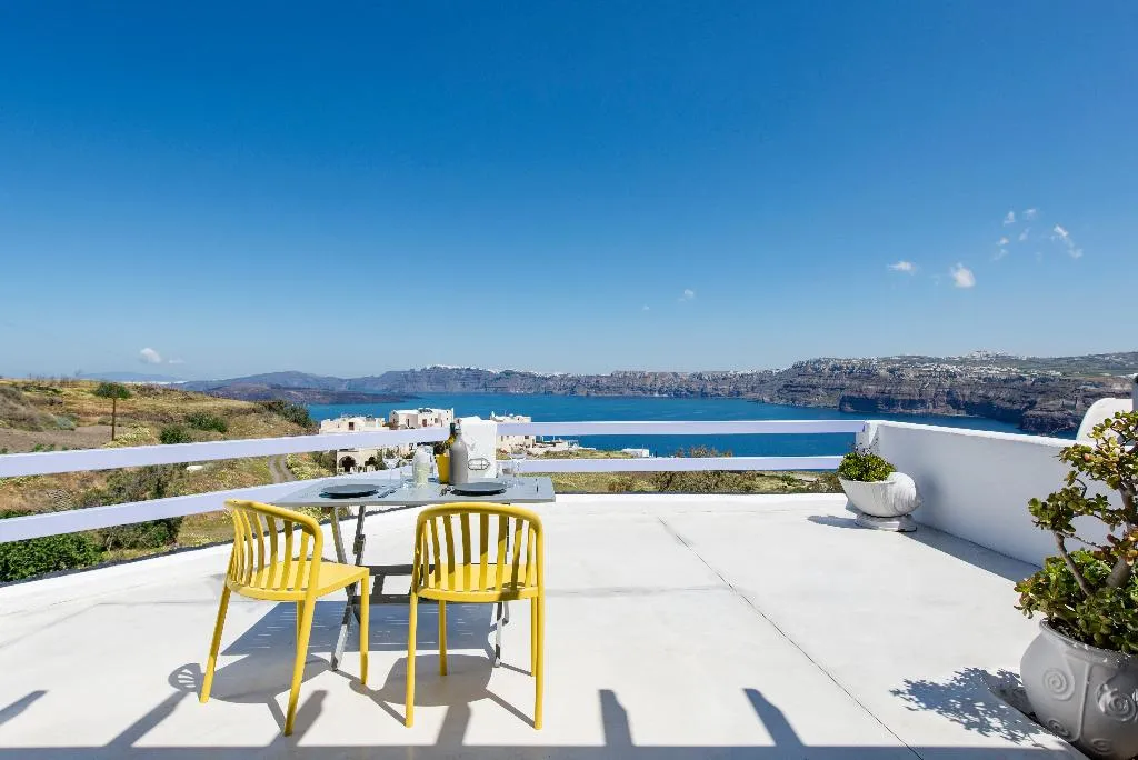 FAMILY ROOM DELUXE WITH PRIVATE POOL Room, Earino Suites and Villas, Santorini