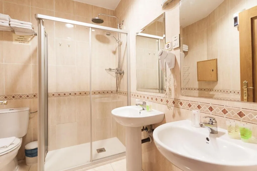 Room, Josefina Hostal, Madrid