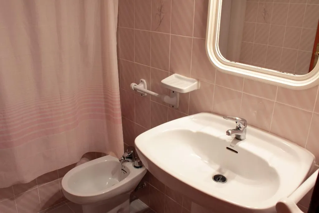 APARTMENT CAPACITY 6 TWO BEDROOMS Room, Jardines de Gandia I-II 3000, Valencia