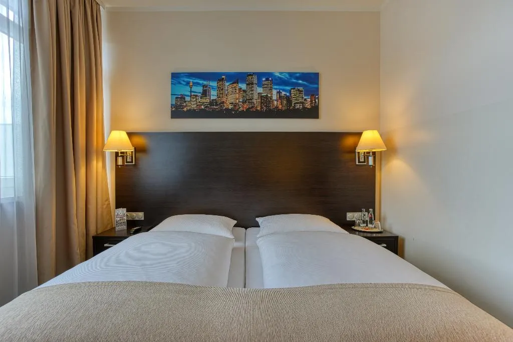 DOUBLE STANDARD Room, Titanic Comfort Kurfuerstendamm, Berlin