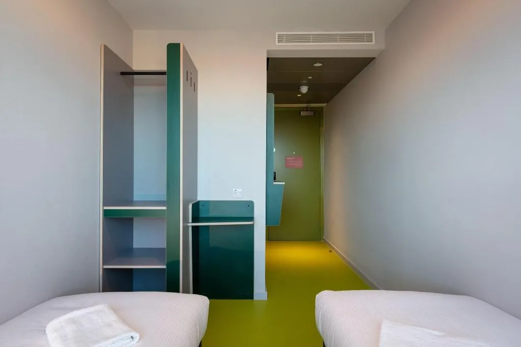 Room, Clink i Lár, Dublin