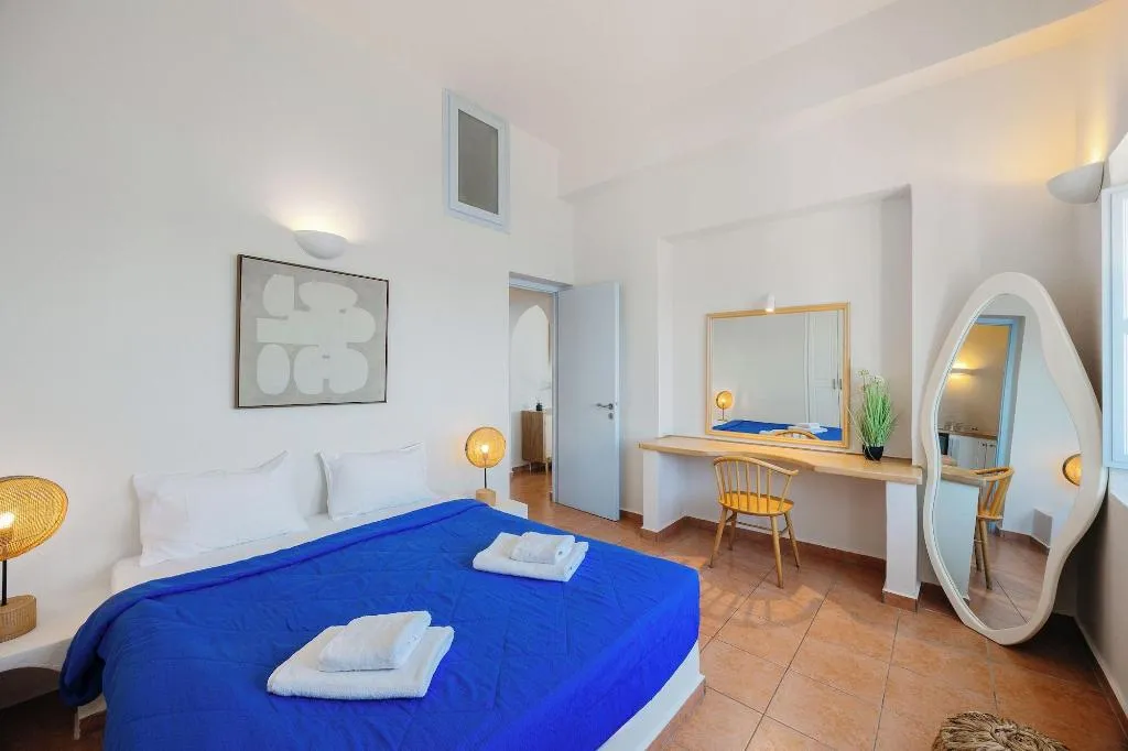 Room, Kastro Suites, Santorini
