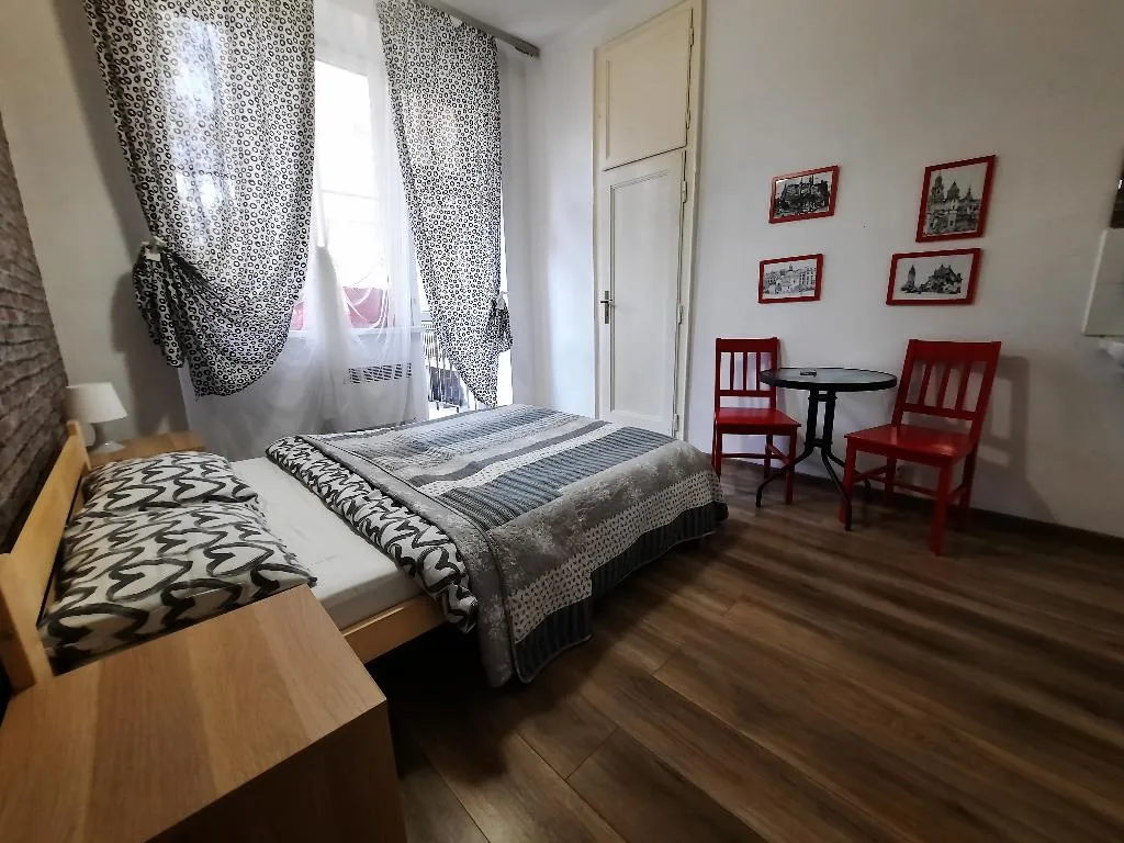 DOUBLE STANDARD Room, Lorf Hostel and Apartments, Krakow