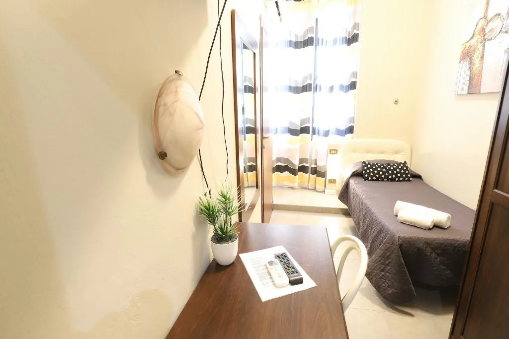 SINGLE STANDARD Room, Hotel Carlo Goldoni, Milan