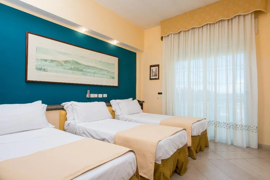 TRIPLE STANDARD Room, San Paolo, Naples