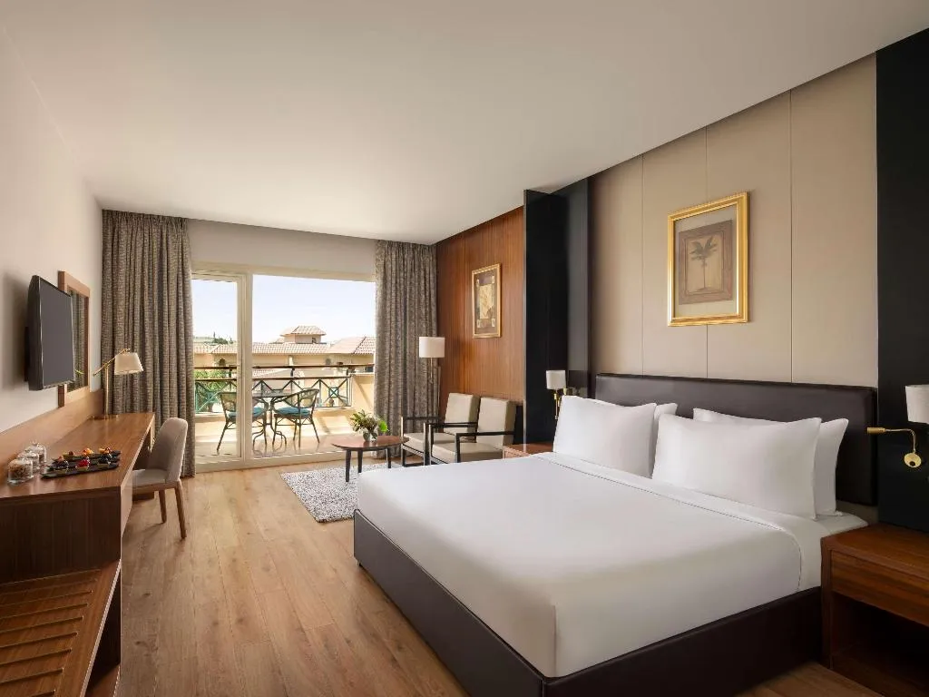 SUITE EXECUTIVE Room, Movenpick Cairo Media City, Cairo