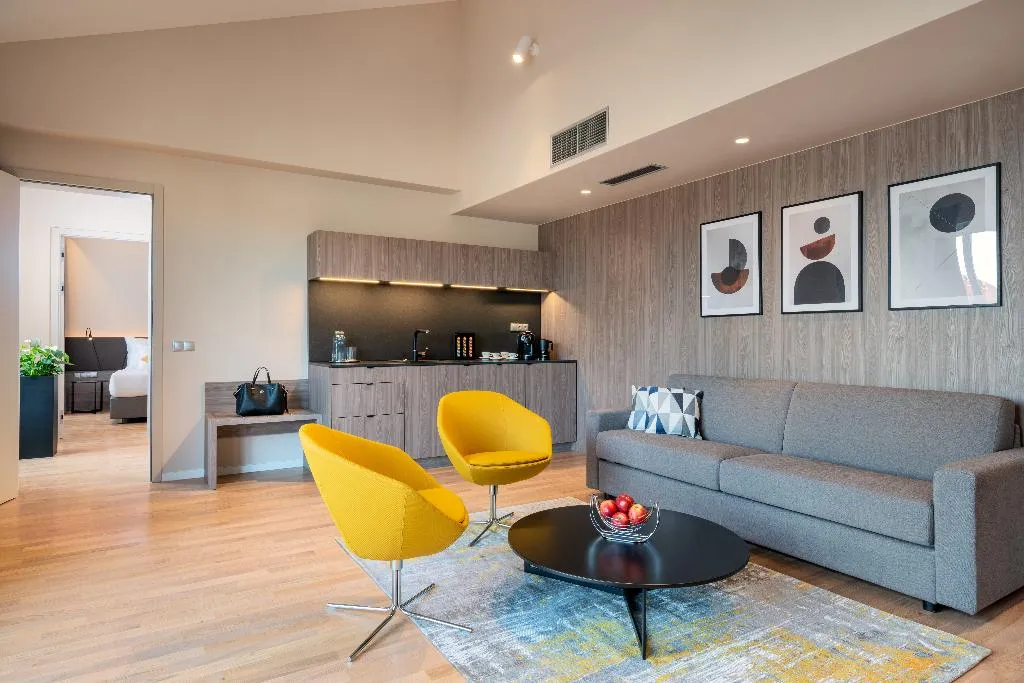 APARTMENT DELUXE WITH TERRACE Room, Hotel CUBE, Prague