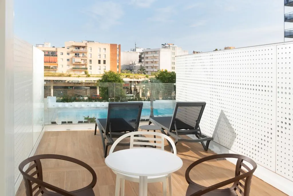 FAMILY ROOM POOL VIEW Room, L'Azure Hotel, Costa Brava