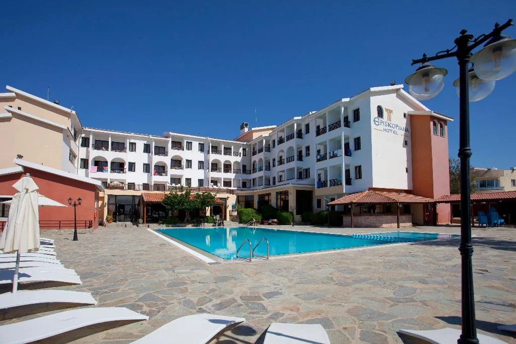 Pool, Episkopiana, Cyprus