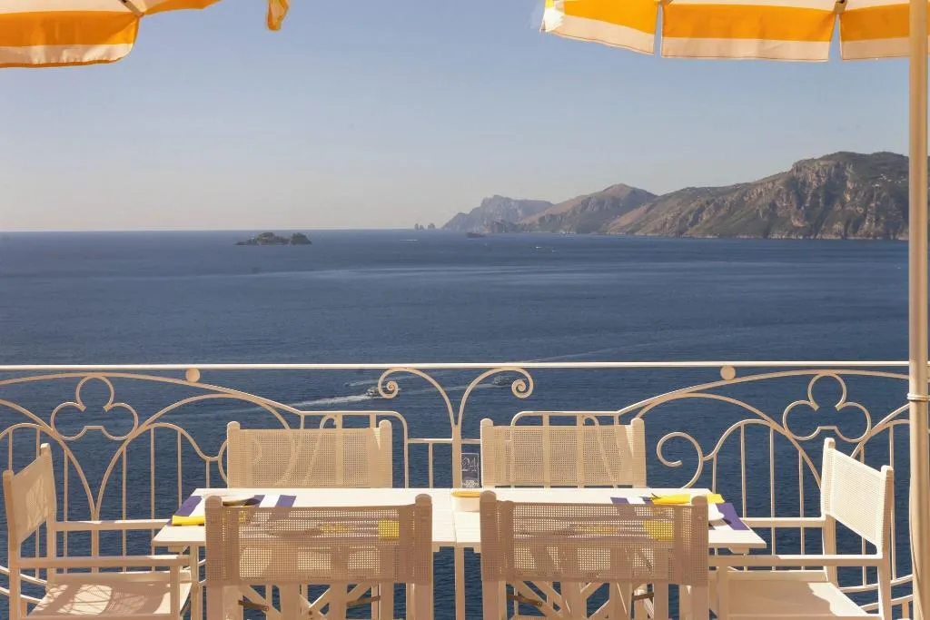 Terrace, Tramonto D'oro, Naples