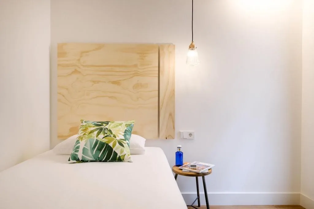 Room, Magatzem 128, Barcelona