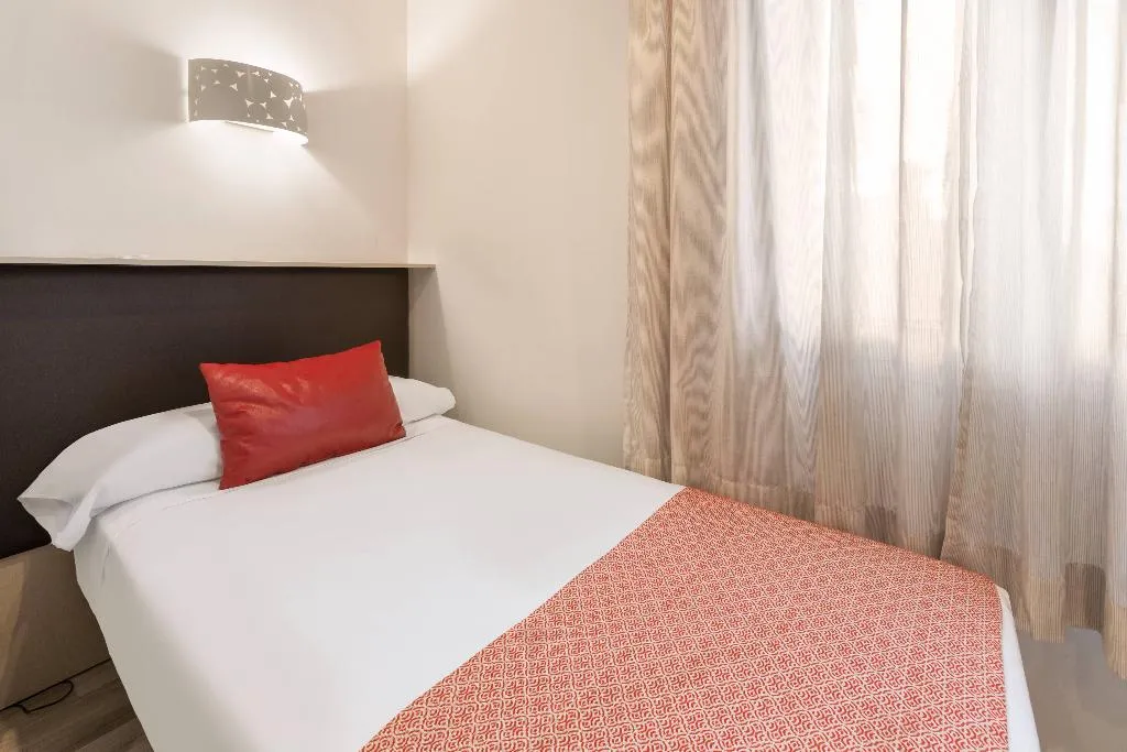 SINGLE STANDARD Room, Catalonia Hispalis, Seville