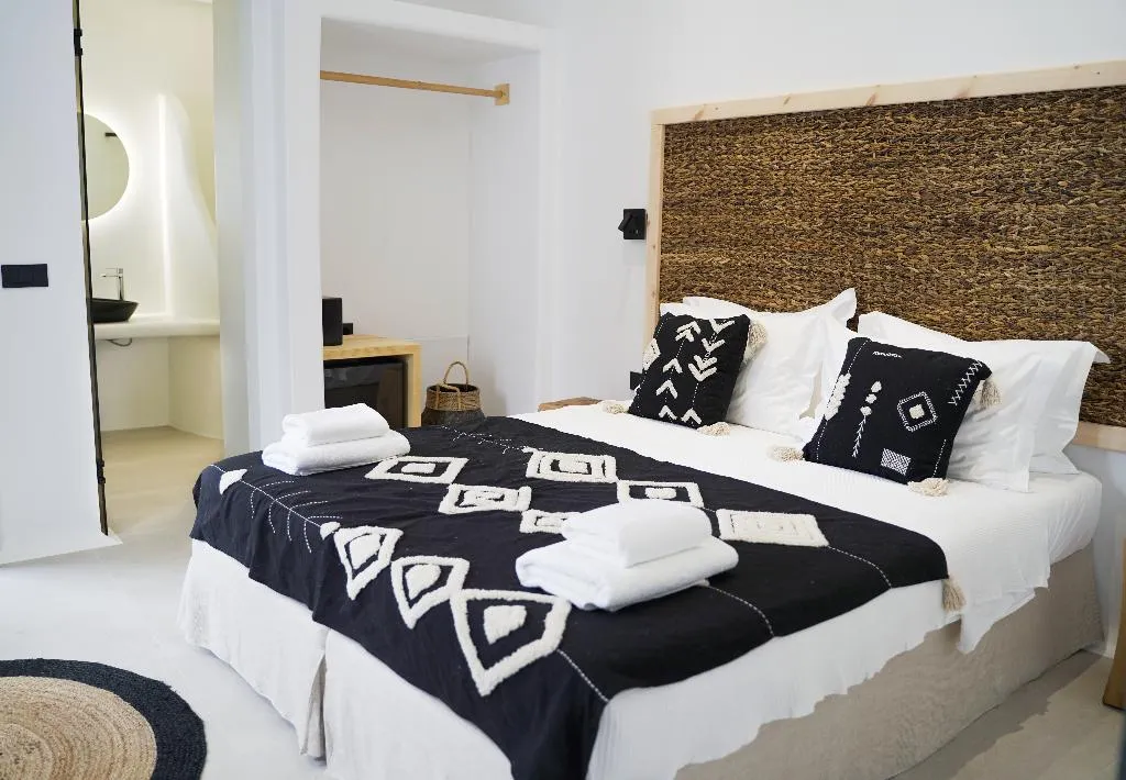 Double or Twin DELUXE Room, King'S Suites, Santorini
