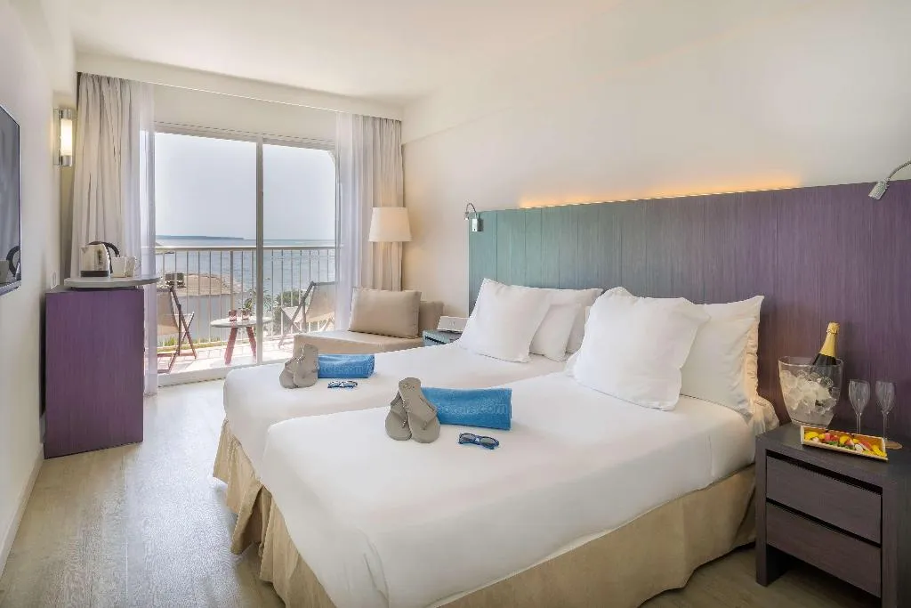 JUNIOR SUITE STANDARD Room, Sol House Mallorca, Majorca