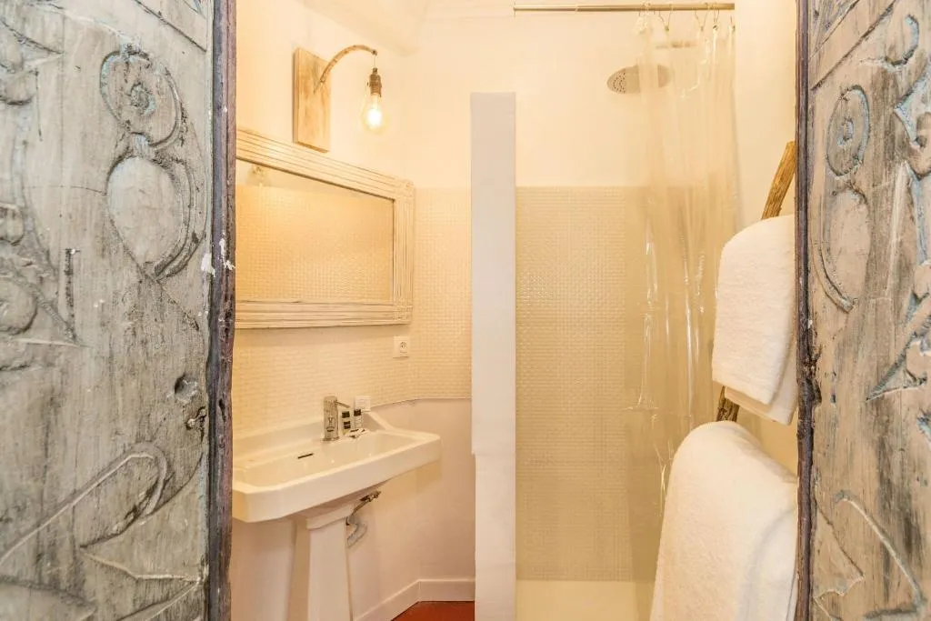 Double or Twin TWO BEDS Room, Garam Lisboa, Lisbon