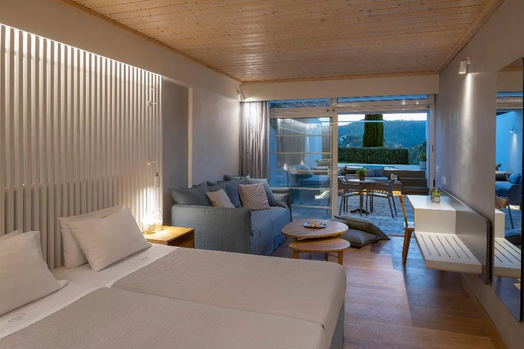DOUBLE WITH JACUZZI Room, Atrium Hotel Skiathos, Skiathos