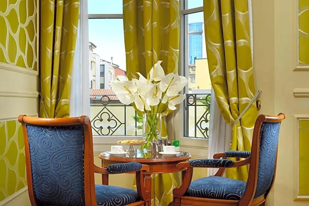 TWIN DELUXE Room, Grand Visconti Palace, Milan
