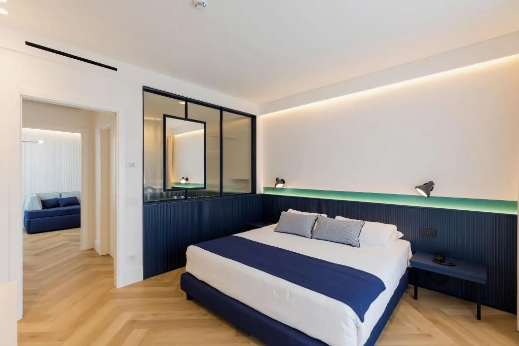 SUITE QUEEN SIZE BED Room, Grand Hotel Cesare Augusto, Naples