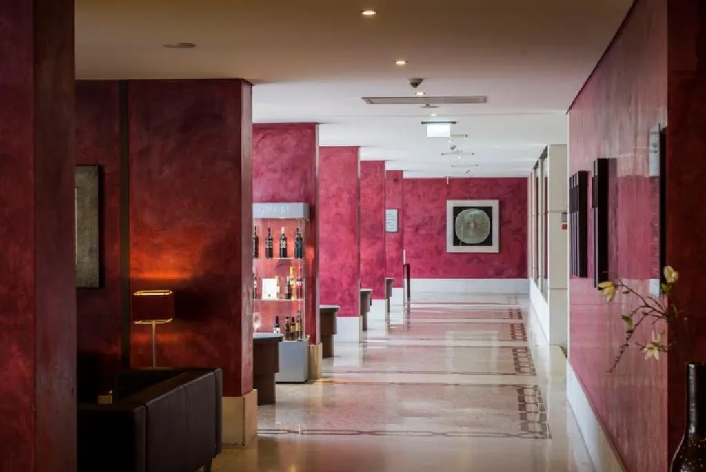 Lobby, Vila Gale Cascais, Lisbon