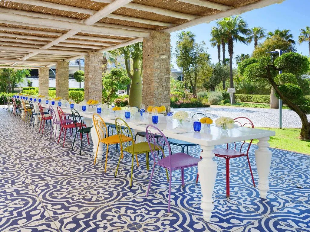 Sports and Entertainment, Savoy Beach, Naples