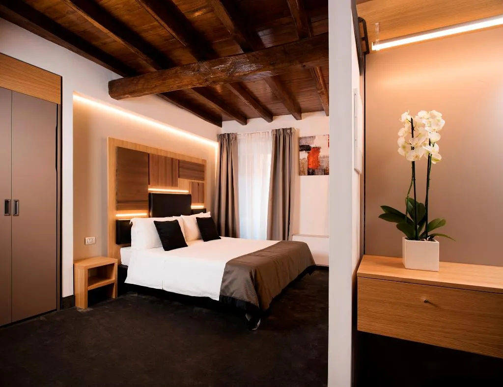 DOUBLE STANDARD Room, Trevi, Rome