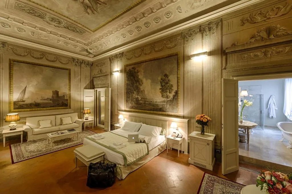 Room, Palazzo Guicciardini, Florence